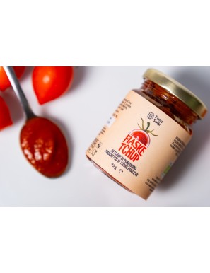 Fiasketchup of organic Fiaschetto tomatoes from Torre Guaceto